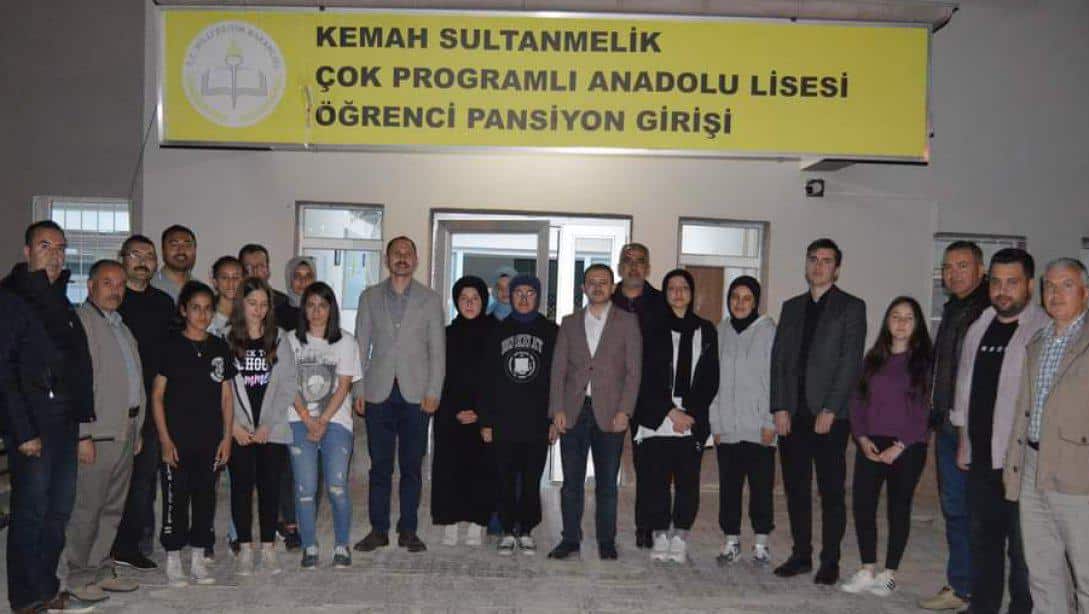 Kemah Sultan Melik Çok Programlı Anadolu Lisesinde iftar programı